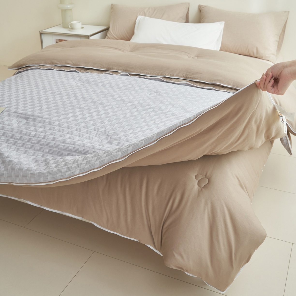 91家纺网 家纺一手货源 找家纺 子由家居 2025新款良品格大豆子母冬被被子被芯 子母被-灰+驼