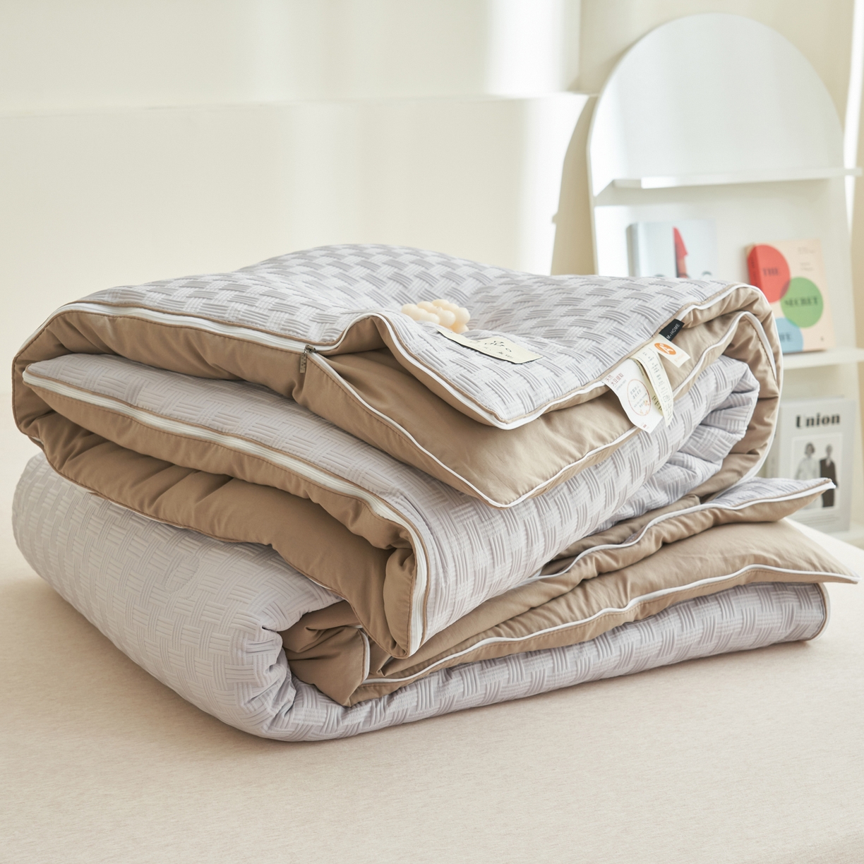 91家纺网 家纺一手货源 找家纺 子由家居 2025新款良品格大豆子母冬被被子被芯 子母被-灰+驼