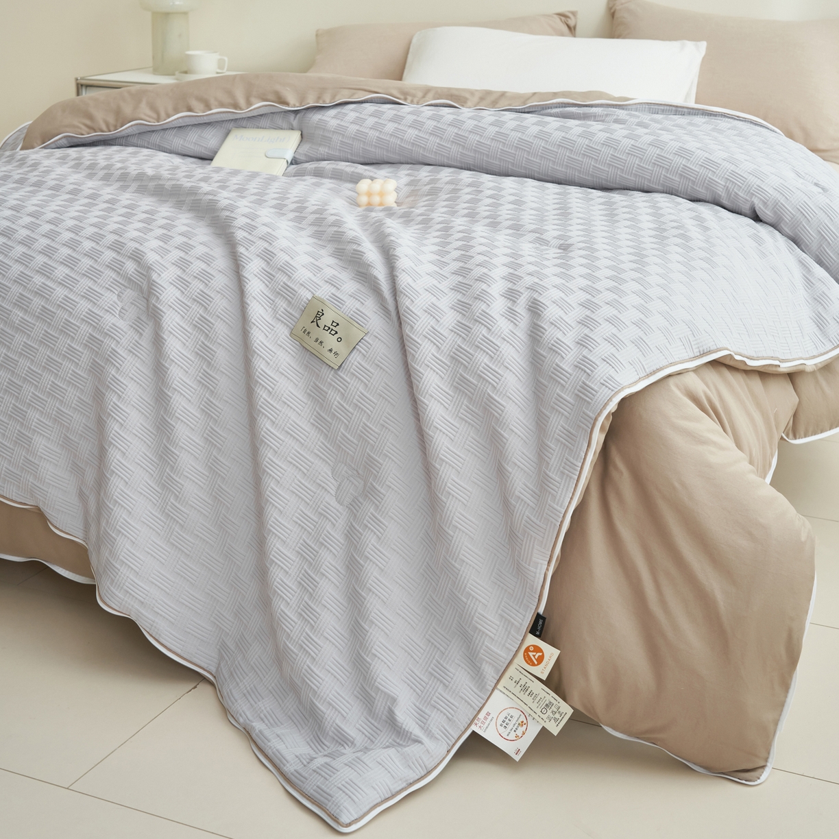 91家纺网 家纺一手货源 找家纺 子由家居 2025新款良品格大豆子母冬被被子被芯 子母被-灰+驼