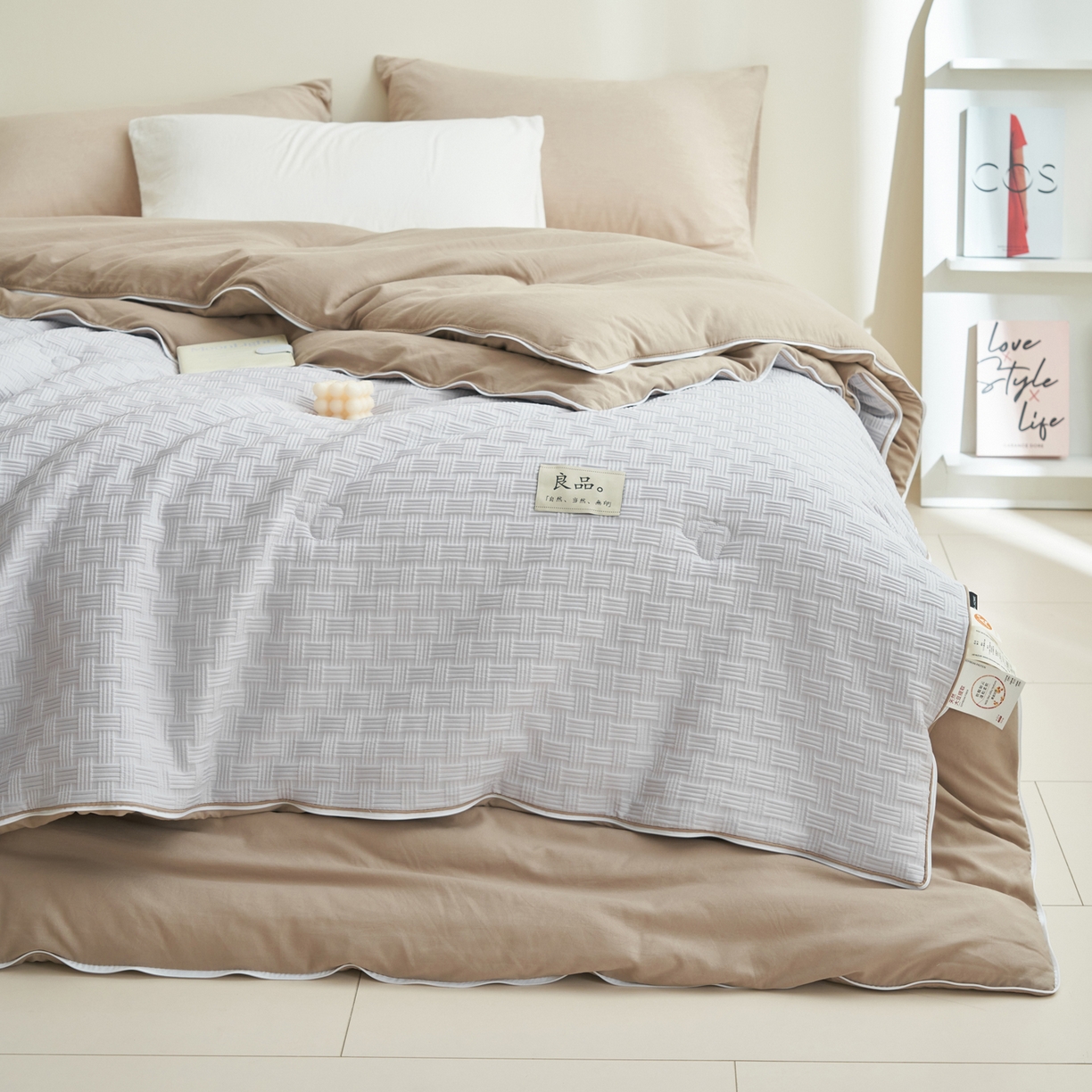 91家纺网 家纺一手货源 找家纺 子由家居 2025新款良品格大豆子母冬被被子被芯 子母被-灰+驼