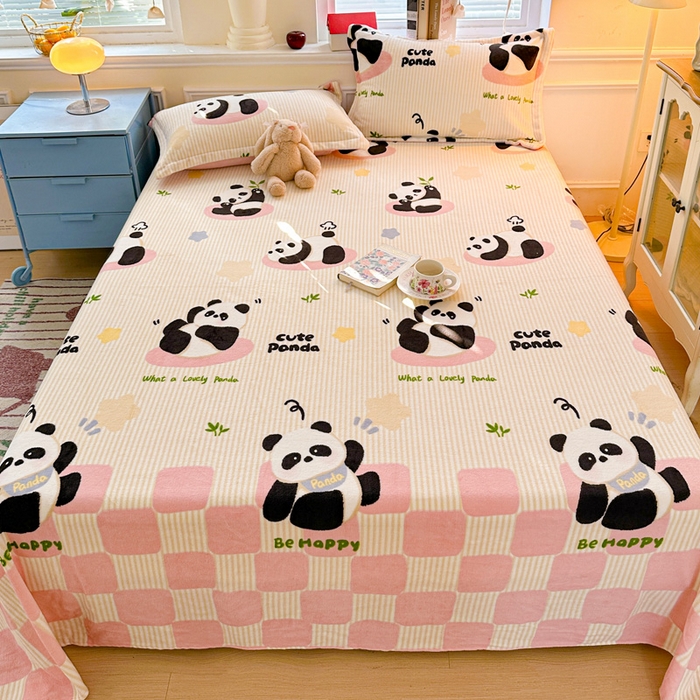 91家纺网 家纺一手货源 找家纺 卡普 2025新款牛奶绒印花单床单粉熊猫