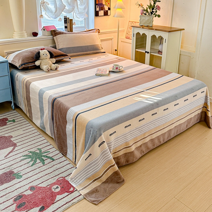 91家纺网 家纺一手货源 找家纺 卡普 2025新款牛奶绒印花单床单米兰风尚