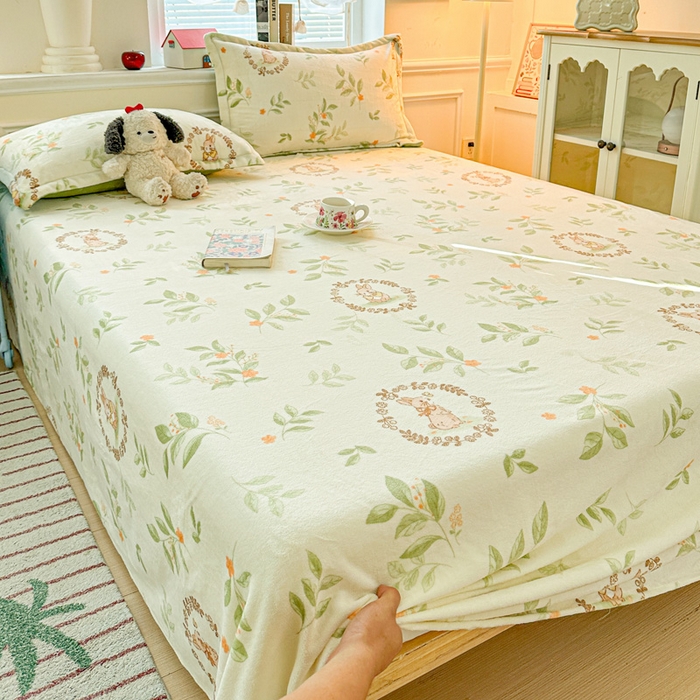 91家纺网 家纺一手货源 找家纺 卡普 2025新款牛奶绒印花单床单森林小兔