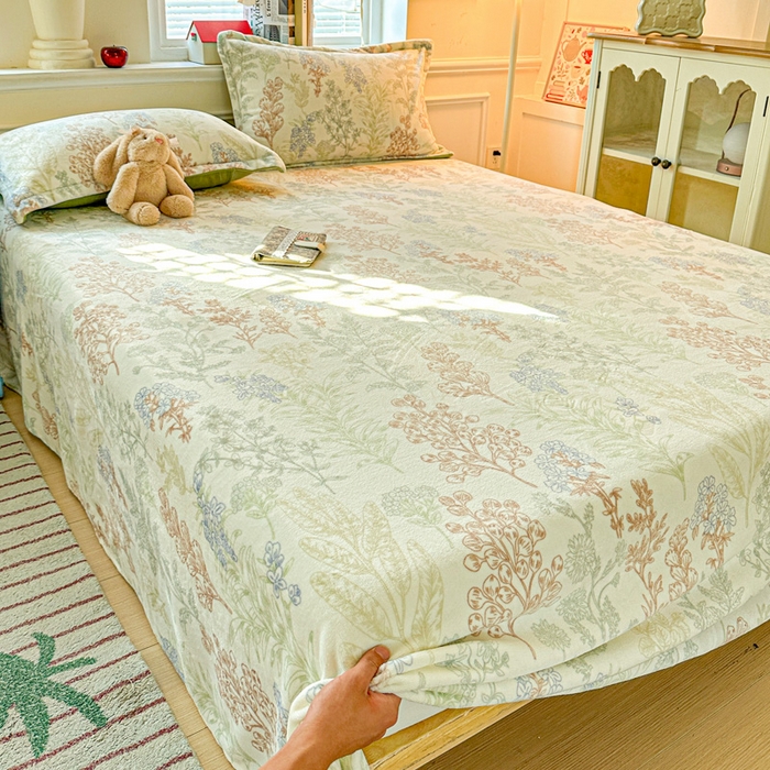 91家纺网 家纺一手货源 找家纺 卡普 2025新款牛奶绒印花单床单幽兰花谷