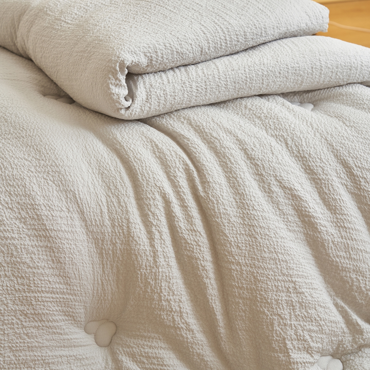 91家纺网 家纺一手货源 找家纺 子由家居 2025新款韩系皱皱格大豆纤维冬被被子被芯 邹邹格-浅灰