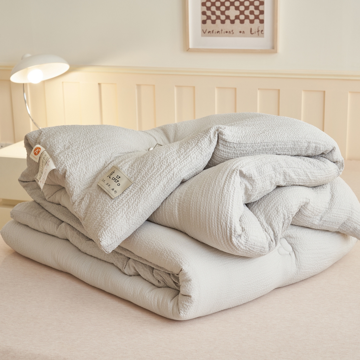 91家纺网 家纺一手货源 找家纺 子由家居 2025新款韩系皱皱格大豆纤维冬被被子被芯 邹邹格-浅灰