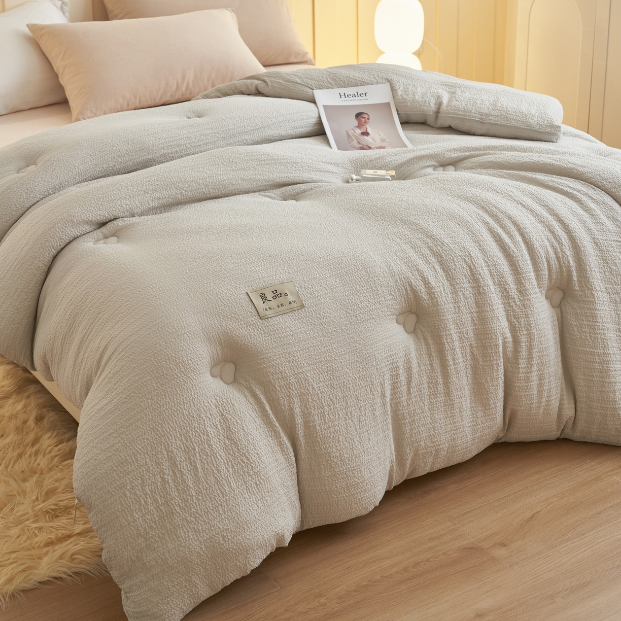 91家纺网 家纺一手货源 找家纺 子由家居 2025新款韩系皱皱格大豆纤维冬被被子被芯 邹邹格-浅灰