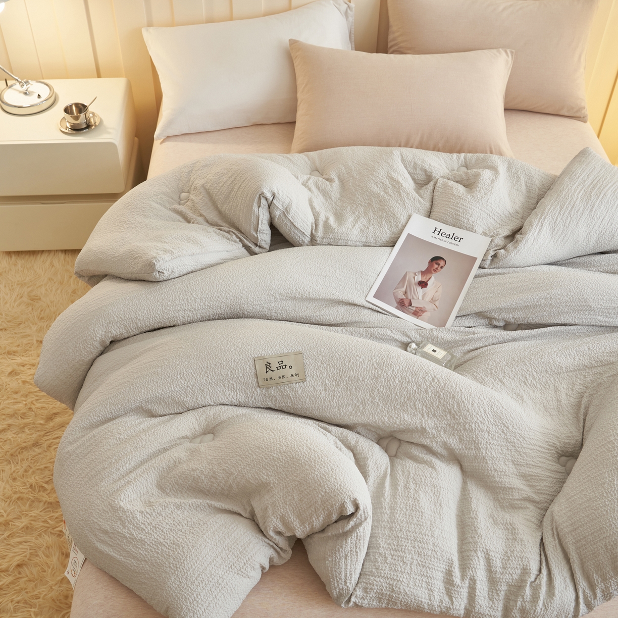 91家纺网 家纺一手货源 找家纺 子由家居 2025新款韩系皱皱格大豆纤维冬被被子被芯 邹邹格-浅灰