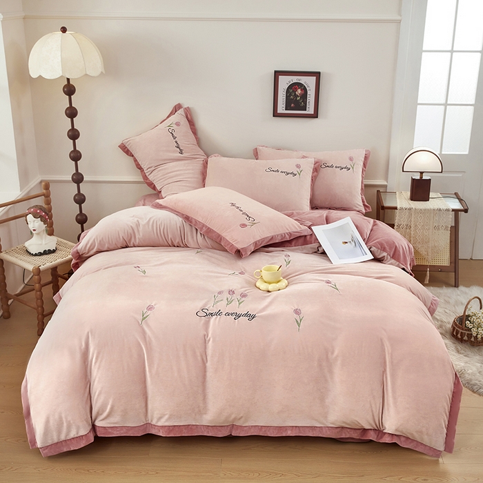 91家纺网 家纺一手货源 找家纺 （总）苏木年华 2025新款婴儿绒高端绣花四件套-郁金香