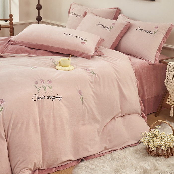 91家纺网 家纺一手货源 找家纺 （总）苏木年华 2025新款婴儿绒高端绣花四件套-郁金香