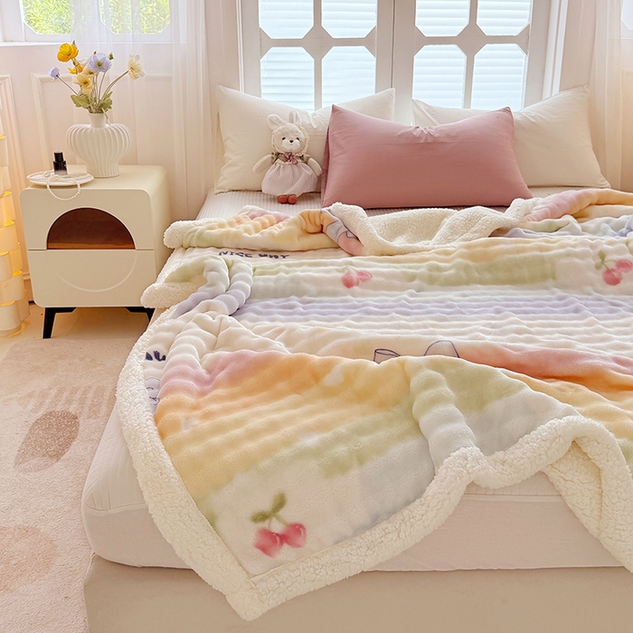 91家纺网 家纺一手货源 找家纺 网客家纺 2025新款高克重印花泡泡绒毛毯毯子 彩虹草莓