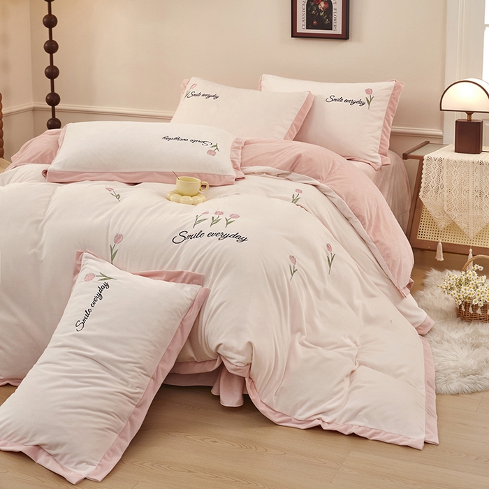 91家纺网 家纺一手货源 找家纺 苏木年华 2025新款婴儿绒高端绣花四件套-郁金香 郁金香-樱花粉