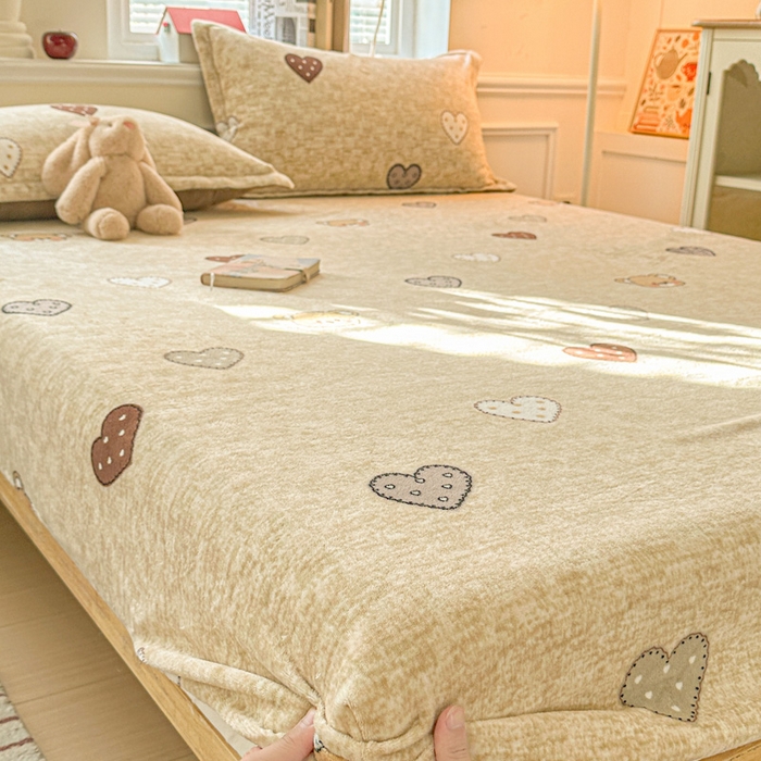 91家纺网 家纺一手货源 找家纺 卡普 2025新款牛奶绒印花单床笠萌萌熊