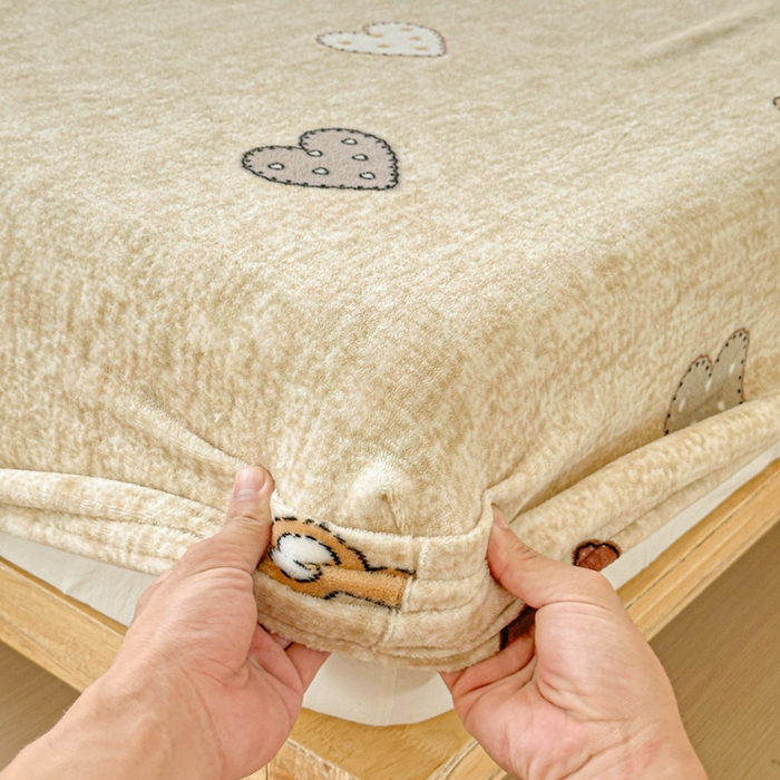 91家纺网 家纺一手货源 找家纺 卡普 2025新款牛奶绒印花单床笠萌萌熊