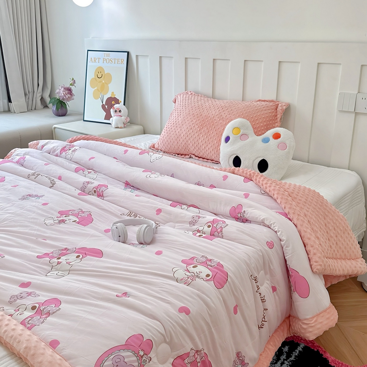 91家纺网 家纺一手货源 找家纺 兜米家居 2025新款三丽鸥针织豆豆绒被纯手工包边卡通立体豆豆绒保暖被子被芯 爱心美乐蒂