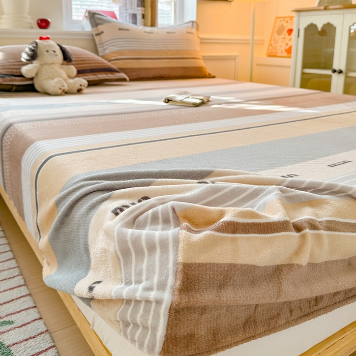 91家纺网 家纺一手货源 找家纺 卡普 2025新款牛奶绒印花单床笠米兰风尚