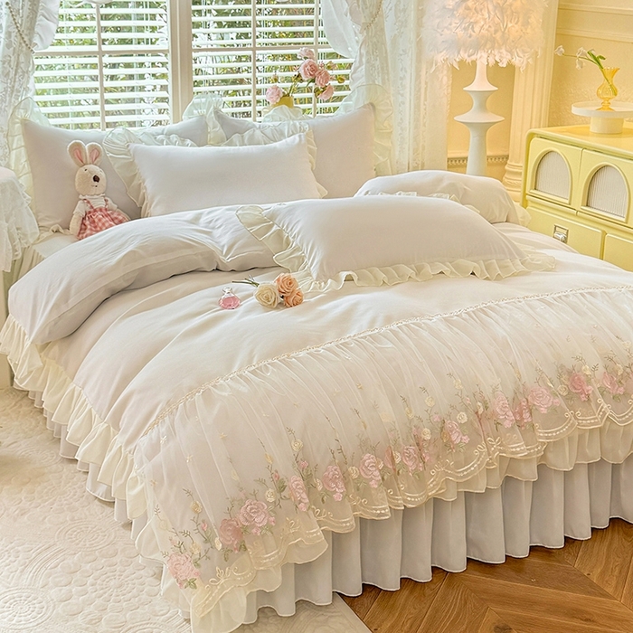 91家纺网 家纺一手货源 找家纺 后庭寝室 2025新款韩版蕾丝床裙款四件套-星辰系列 星辰-米色