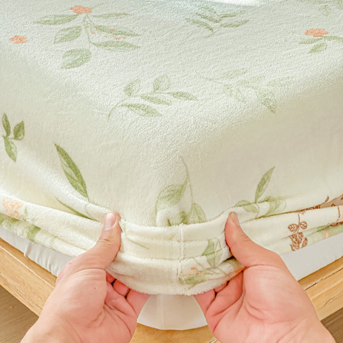 91家纺网 家纺一手货源 找家纺 卡普 2025新款牛奶绒印花单床笠森林小兔