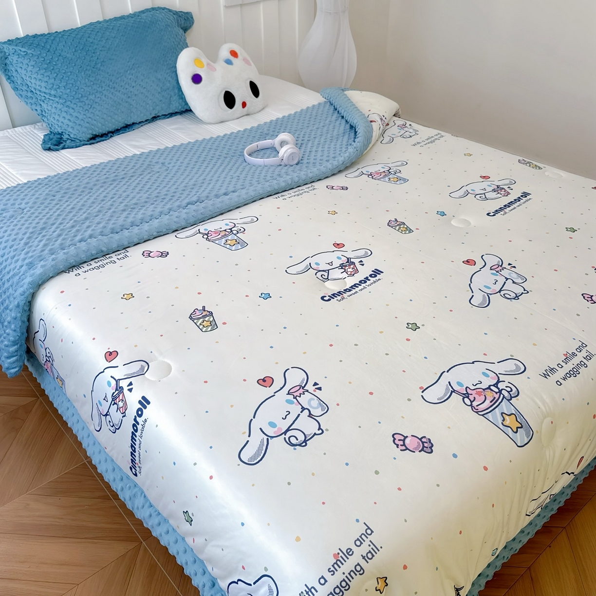 91家纺网 家纺一手货源 找家纺 兜米家居 2025新款三丽鸥针织豆豆绒被纯手工包边卡通立体豆豆绒保暖被子被芯 冰淇淋玉桂狗