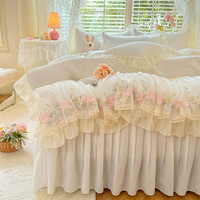 91家纺网 家纺一手货源 找家纺 后庭寝室 2025新款韩版蕾丝床裙款四件套-星辰系列 星辰-米色