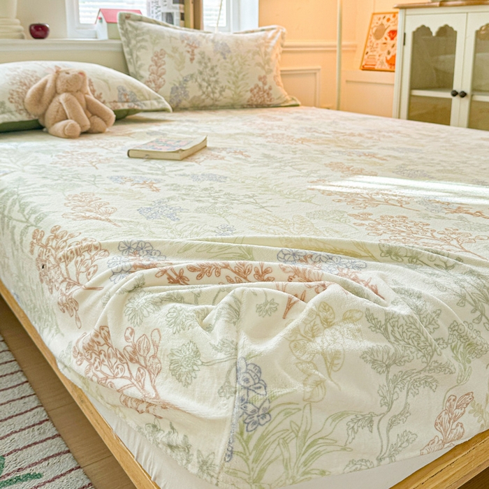 91家纺网 家纺一手货源 找家纺 卡普 2025新款牛奶绒印花单床笠幽兰花谷