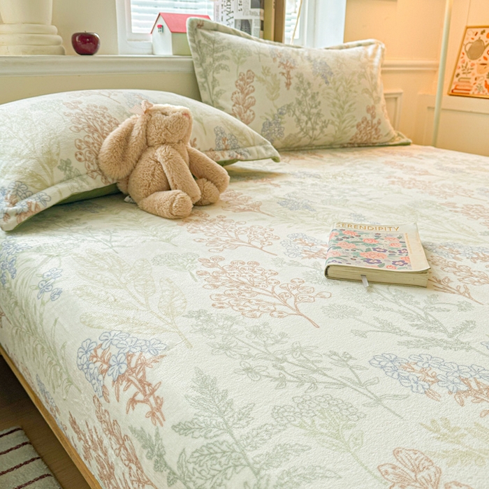 91家纺网 家纺一手货源 找家纺 卡普 2025新款牛奶绒印花单床笠幽兰花谷