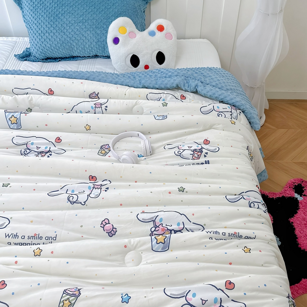 91家纺网 家纺一手货源 找家纺 兜米家居 2025新款三丽鸥针织豆豆绒被纯手工包边卡通立体豆豆绒保暖被子被芯 冰淇淋玉桂狗