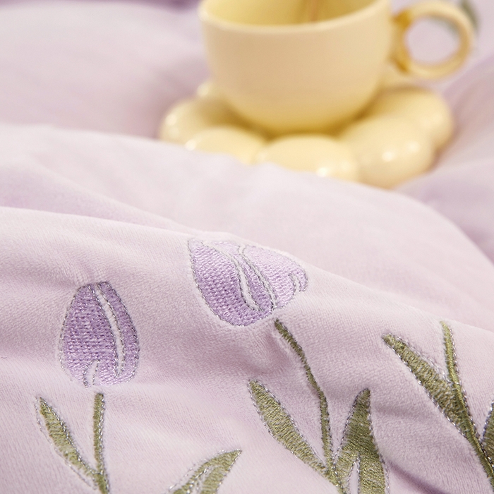 91家纺网 家纺一手货源 找家纺 苏木年华 2025新款婴儿绒高端绣花四件套-郁金香 郁金香-梦幻紫