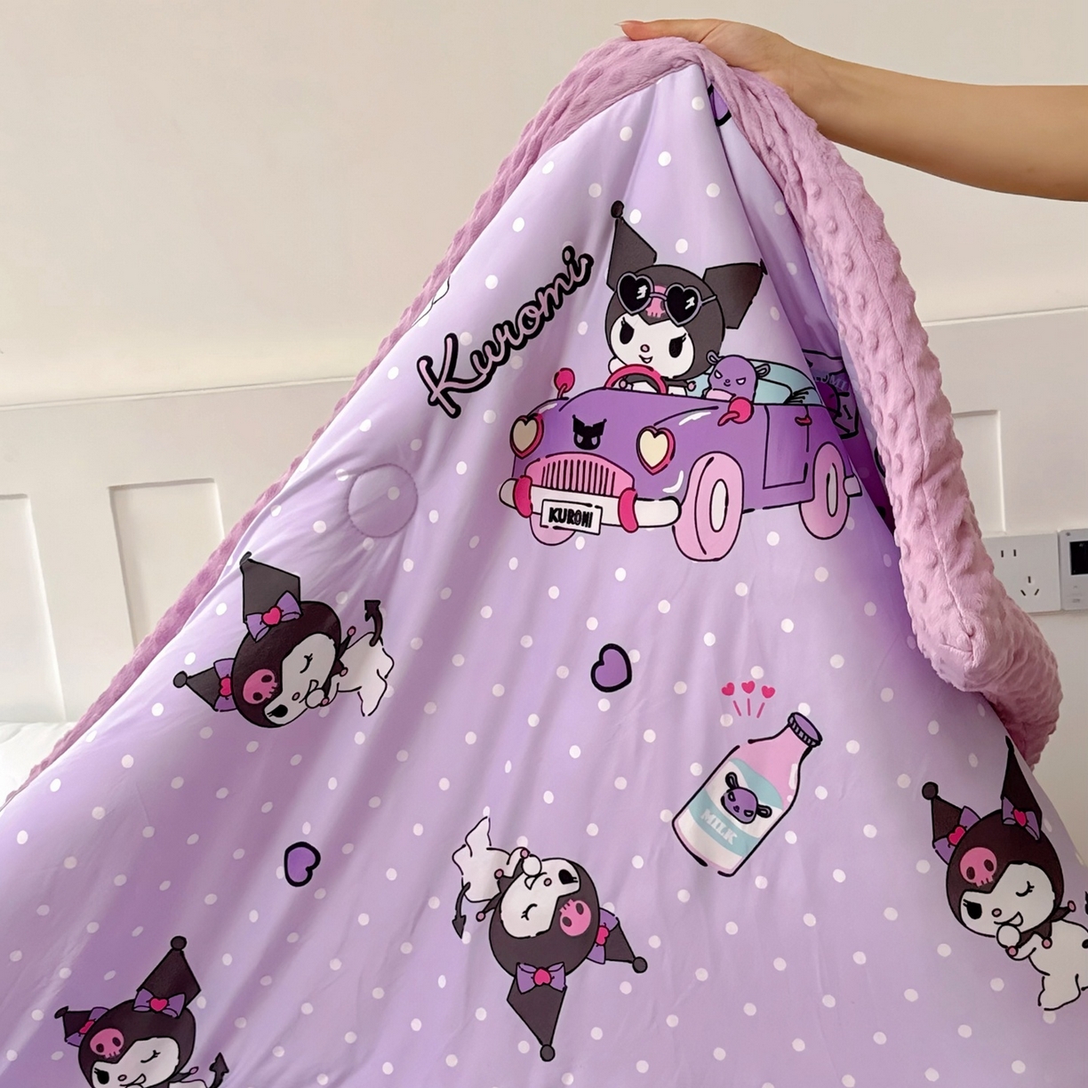 91家纺网 家纺一手货源 找家纺 兜米家居 2025新款三丽鸥针织豆豆绒被纯手工包边卡通立体豆豆绒保暖被子被芯 波点库洛米