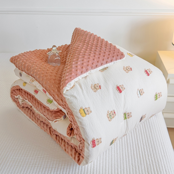 91家纺网 家纺一手货源 找家纺 玛德琳 2025新款A类皱皱纱豆豆绒抗菌保暖被子被芯 汪汪家族