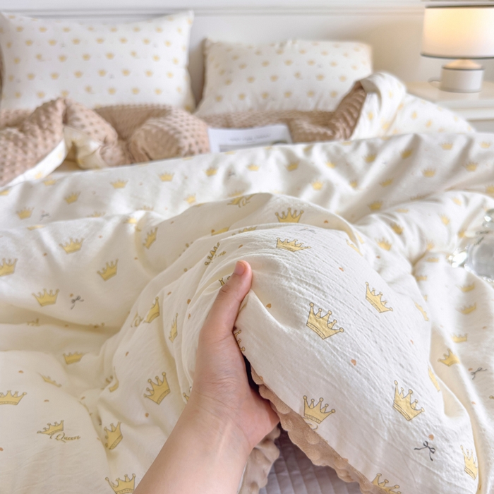 91家纺网 家纺一手货源 找家纺 玛德琳 2025新款A类皱皱纱豆豆绒抗菌保暖被子被芯 小王子