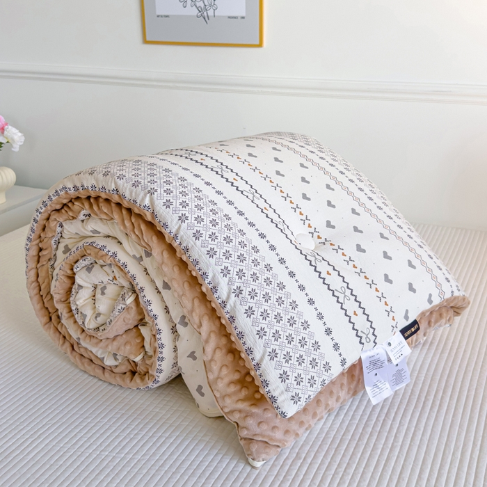 91家纺网 家纺一手货源 找家纺 玛德琳 2025新款A类皱皱纱豆豆绒抗菌保暖被子被芯 倾心