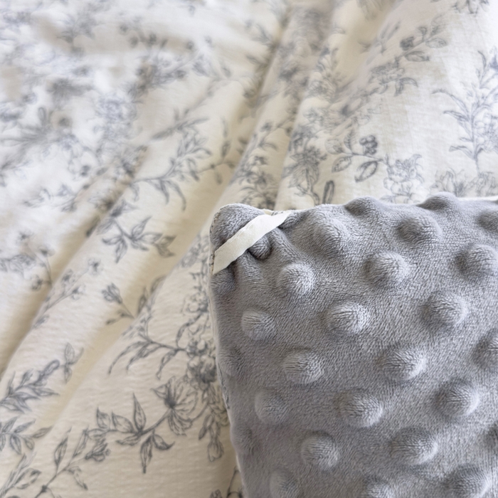 91家纺网 家纺一手货源 找家纺 玛德琳 2025新款A类皱皱纱豆豆绒抗菌保暖被子被芯 知秋