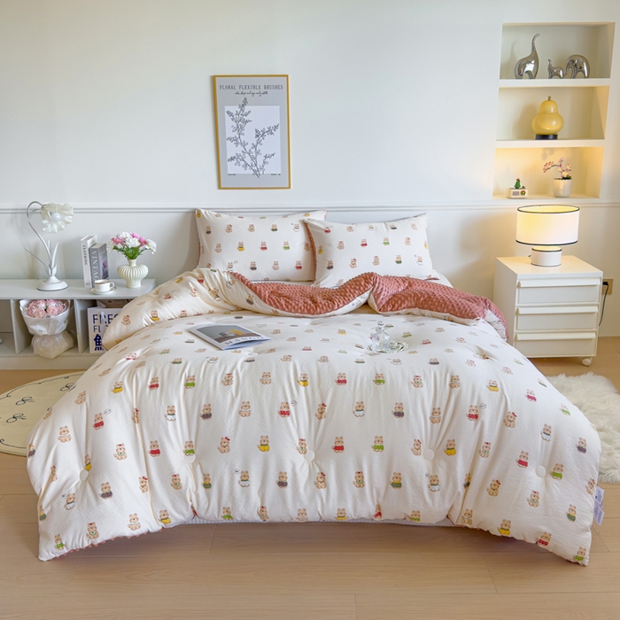 91家纺网 家纺一手货源 找家纺 玛德琳 2025新款A类皱皱纱豆豆绒抗菌保暖被子被芯 汪汪家族