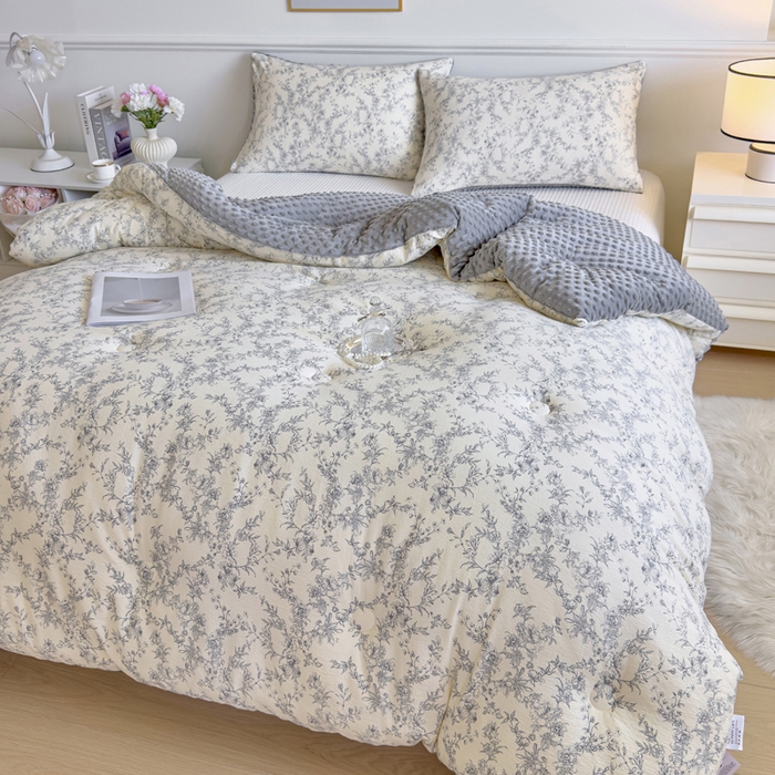 91家纺网 家纺一手货源 找家纺 玛德琳 2025新款A类皱皱纱豆豆绒抗菌保暖被子被芯 知秋