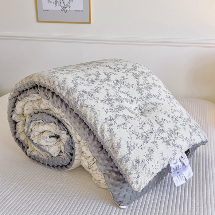 91家纺网 家纺一手货源 找家纺 玛德琳 2025新款A类皱皱纱豆豆绒抗菌保暖被子被芯 知秋