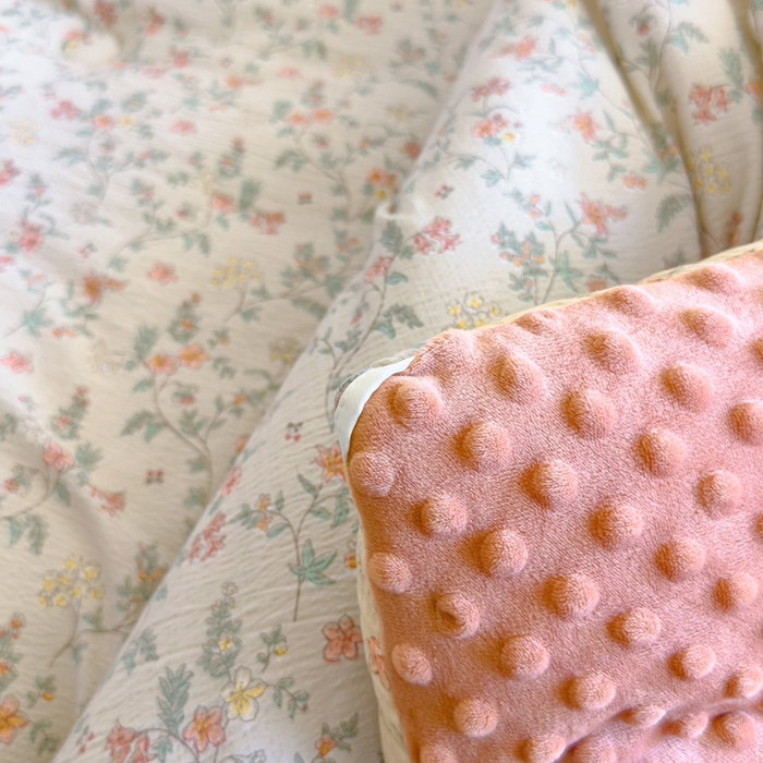 91家纺网 家纺一手货源 找家纺 玛德琳 2025新款A类皱皱纱豆豆绒抗菌保暖被子被芯 茶野