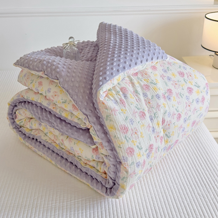 91家纺网 家纺一手货源 找家纺 玛德琳 2025新款A类皱皱纱豆豆绒抗菌保暖被子被芯 紫鸢