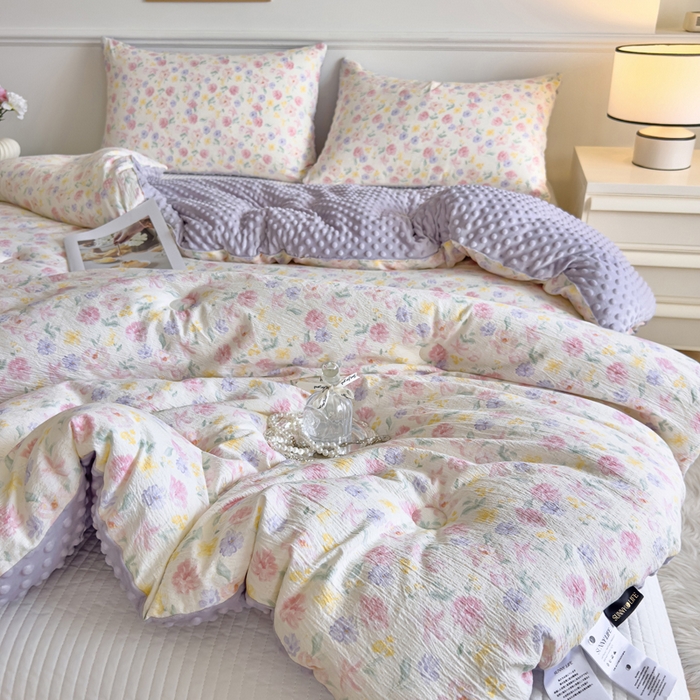 91家纺网 家纺一手货源 找家纺 玛德琳 2025新款A类皱皱纱豆豆绒抗菌保暖被子被芯 紫鸢