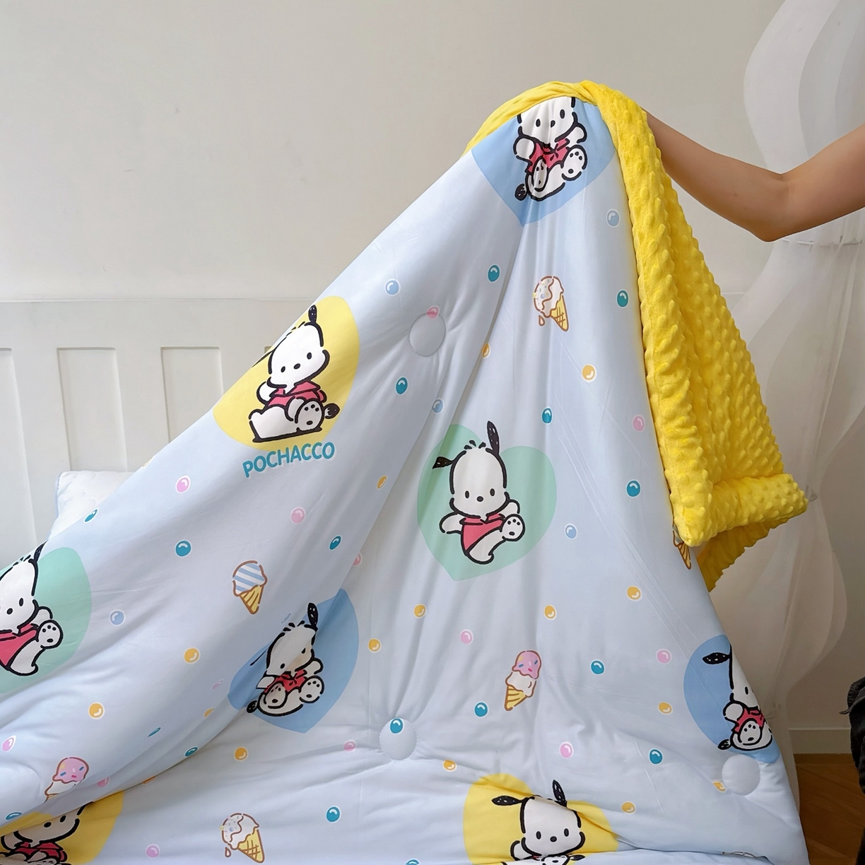 91家纺网 家纺一手货源 找家纺 兜米家居 2025新款三丽鸥针织豆豆绒被纯手工包边卡通立体豆豆绒保暖被子被芯 彩点帕恰狗