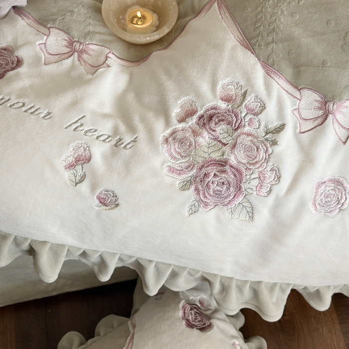 91家纺网 家纺一手货源 找家纺 MIU缪家居 2025新款雕花牛奶绒四件套-南法庄园 青谷绿