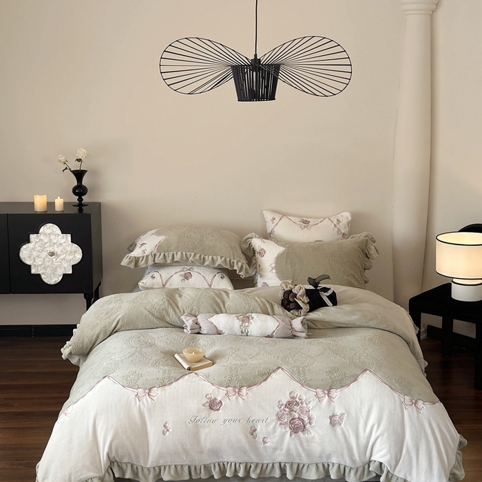 MIU缪家居 2025新款雕花牛奶绒四件套-南法庄园 青谷绿