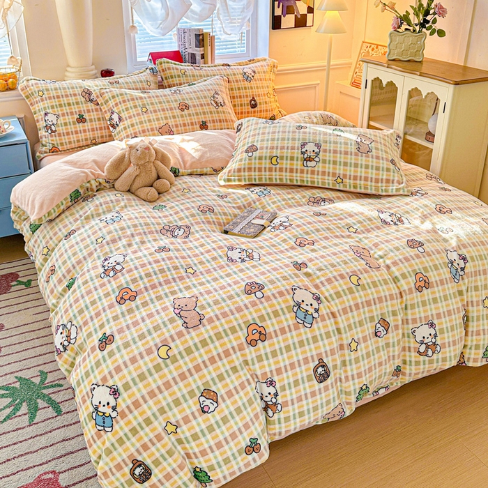 91家纺网 家纺一手货源 找家纺 卡普二店 2025新款牛奶绒印花四件套凯蒂乐园