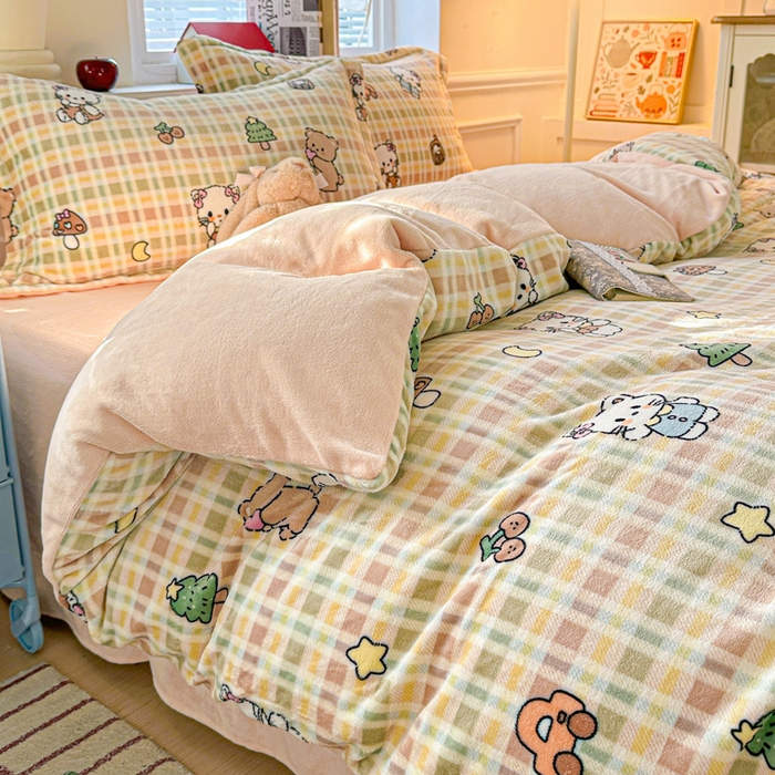 91家纺网 家纺一手货源 找家纺 卡普二店 2025新款牛奶绒印花四件套凯蒂乐园