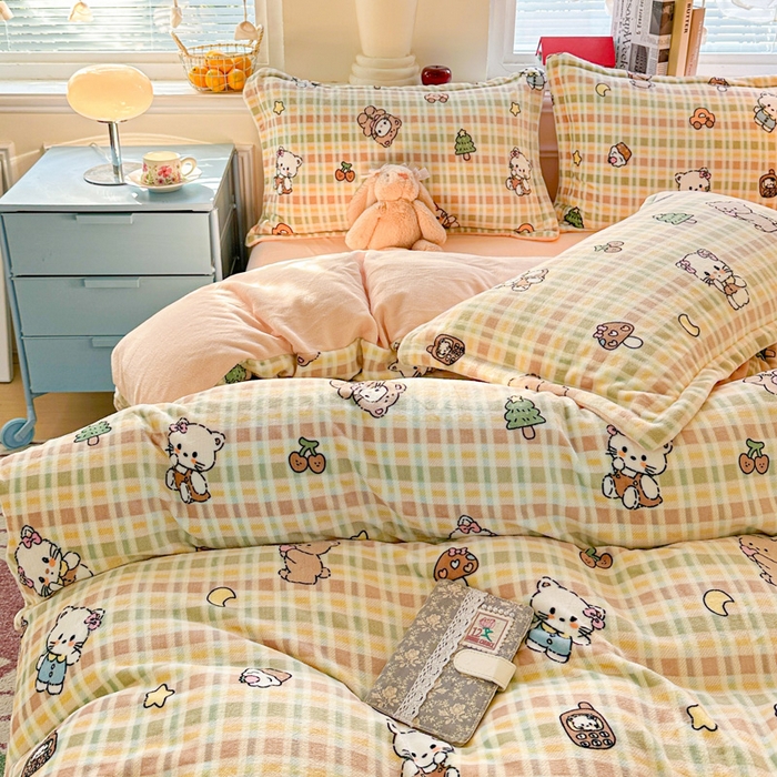 91家纺网 家纺一手货源 找家纺 卡普二店 2025新款牛奶绒印花四件套凯蒂乐园