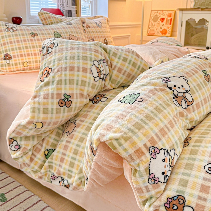 91家纺网 家纺一手货源 找家纺 卡普二店 2025新款牛奶绒印花四件套凯蒂乐园