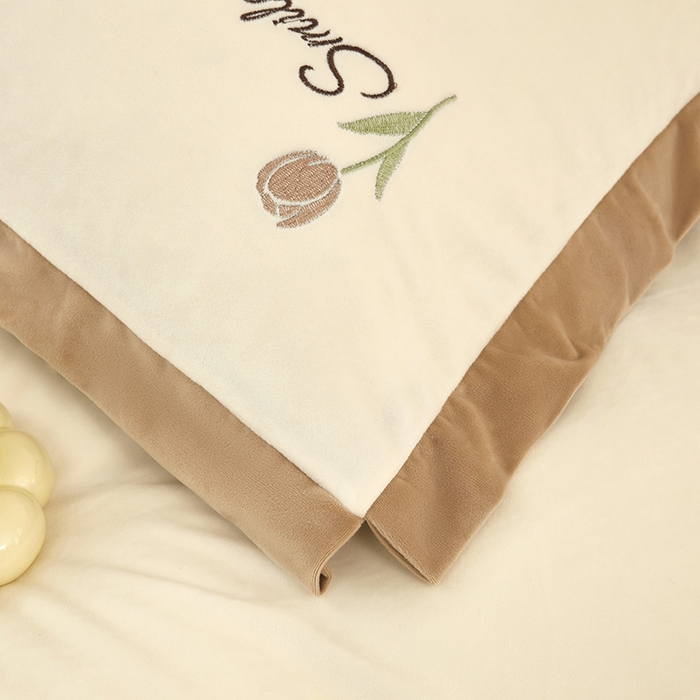 91家纺网 家纺一手货源 找家纺 苏木年华 2025新款婴儿绒高端绣花四件套-郁金香 郁金香-奶茶咖