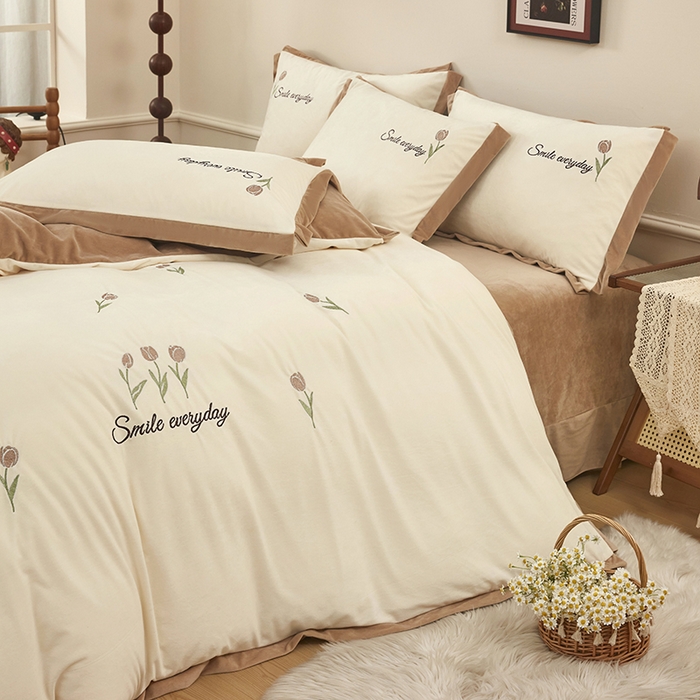 91家纺网 家纺一手货源 找家纺 苏木年华 2025新款婴儿绒高端绣花四件套-郁金香 郁金香-奶茶咖