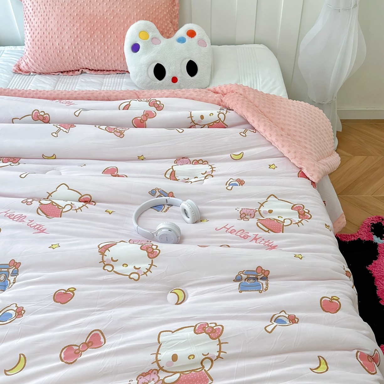 91家纺网 家纺一手货源 找家纺 兜米家居 2025新款三丽鸥针织豆豆绒被纯手工包边卡通立体豆豆绒保暖被子被芯 可爱凯蒂猫