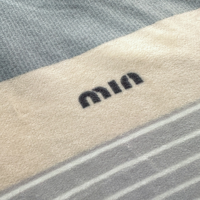 91家纺网 家纺一手货源 找家纺 卡普二店 2025新款牛奶绒印花四件套米兰风尚